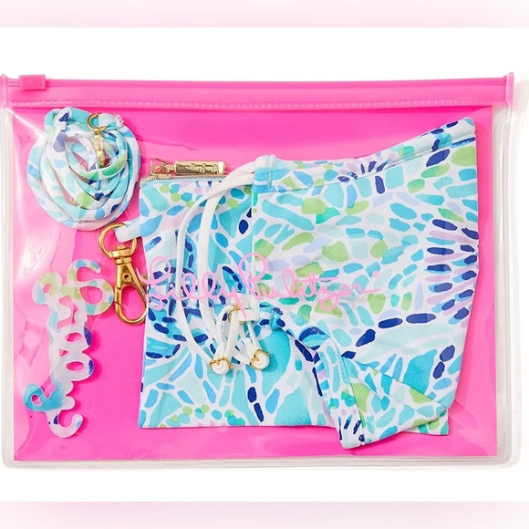 Lilly Pulitzer Adult On The Go Mask Set - Mask Lanyard Mask Extender Pouch - Picture 2 of 16